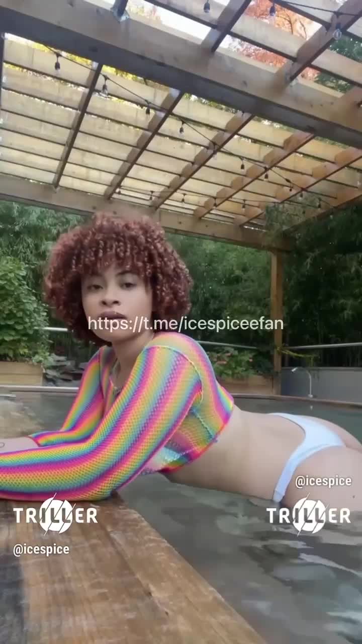 Ice Spice Show Off Big BOOTY – Big BOOBS in pool
