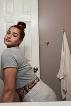 Janae Girard SHOW OFF YOUR SEXY BODY IN THE TOILET