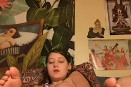 Hot Girl masturbates with a vibrator – LunaLovely