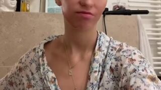 Ema louise onlyfans leak – In towel
