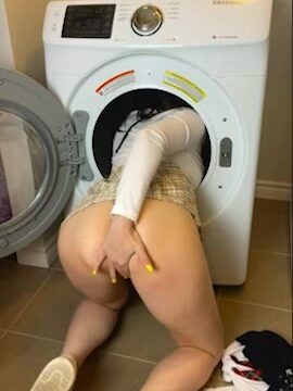 Myla Del Rey Onlyfans leak – masturbating next to the Washing machine