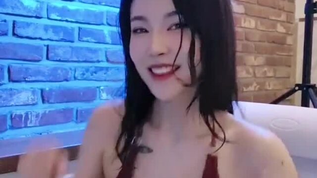Norajoy Show Off Hot Body in Bikini