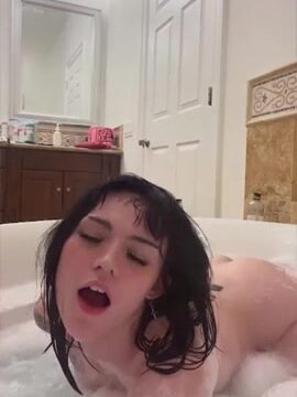 essaere onlyfans leak – Bathing masturbates too lewd