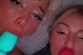 Izzybunnies Lesbian Dildo Play Video Leaked