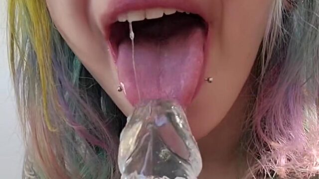 Heylyssten Close-Up Dildo Blowjob Onlyfans Video Leaked