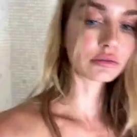 Hayley Maxfield Livestreaming Naked in Shower