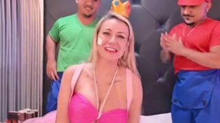 Mari Ávila – Exclusive Foursome Sextape